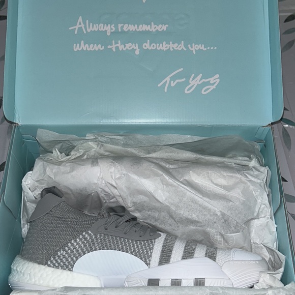 TRAE YOUNG 2.0 BASKETBALL SHOES - Picture 5 of 13